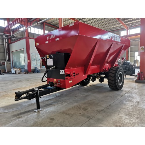 廣東大型有機肥撒肥車  糞肥撒糞機 雞糞撒糞車 牽引撒肥機
