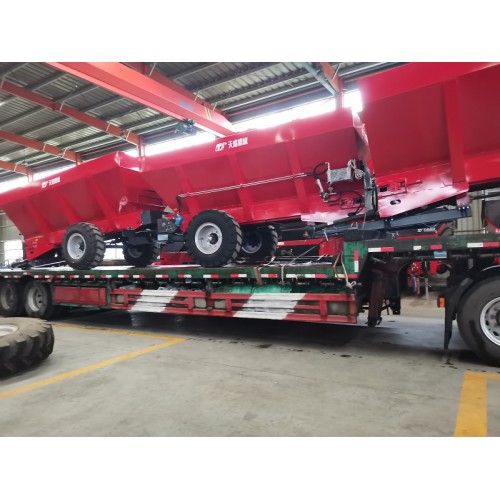 河南駐馬店代理撒糞機(jī) 鮮糞撒肥車 施肥機(jī) 拋糞機(jī) 揚(yáng)糞機(jī)