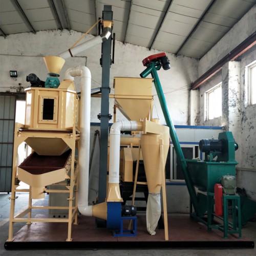 小型飼料生產(chǎn)線 豬雞飼料加工成套設(shè)備 飼料顆粒機組