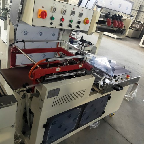 快遞包裝機(jī) 全自動(dòng)套袋機(jī)