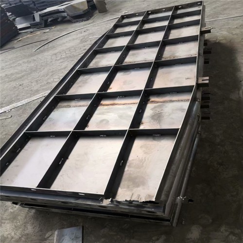 預制防撞墻模板 現(xiàn)澆防撞墻模板構造 保定朗大模具制作