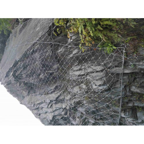巖質(zhì)邊坡防護(hù)網(wǎng)多少錢   柔性防護(hù)網(wǎng)一平方多重