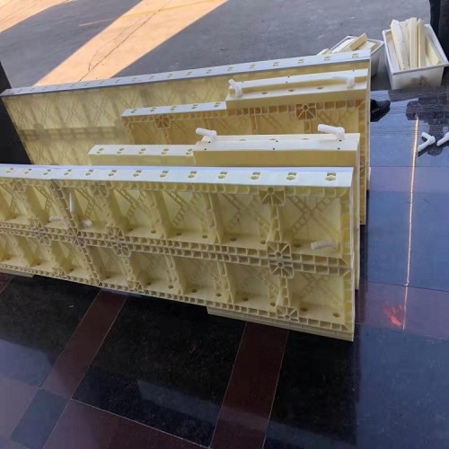 繁盛定制現(xiàn)澆式模板 混凝土防撞墻鋼模板 防撞墻鐵模具