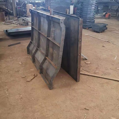 繁盛定制防撞墻模板 現(xiàn)澆防撞墻鋼模板 現(xiàn)澆式塑料墻板