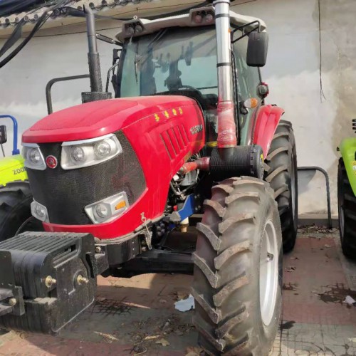 齊魯常力1804農(nóng)用四驅(qū)拖拉機 大馬力農(nóng)用耕地機 廠家供應