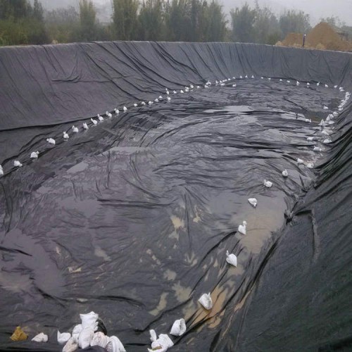 中衛(wèi)耐老化400g復(fù)合土工膜 尾礦庫(kù)防滲膜 養(yǎng)殖廢水池防滲HDPE土工膜