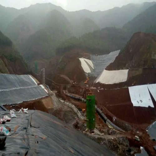 襄垣尾礦底襯防滲膜 魚塘養(yǎng)殖土工膜經(jīng)久耐用