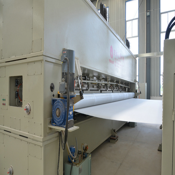 邢臺(tái)耐腐蝕500g復(fù)合土工膜 兩布一膜復(fù)合土工膜 尾礦堆場(chǎng)防滲HDPE土工膜