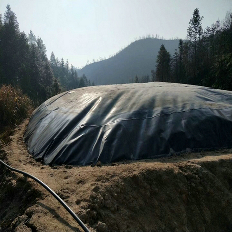 化學(xué)反應(yīng)池防滲用1.5mm土工膜生產(chǎn)廠家