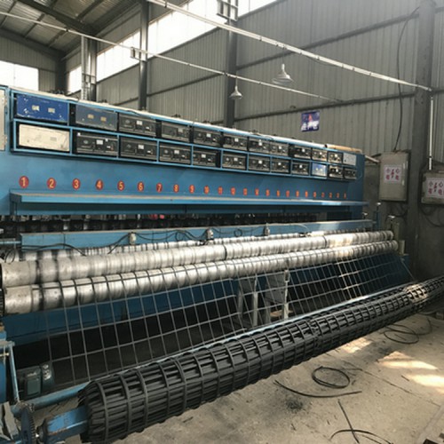 園林景觀與綠化工程HDPE土工膜 1.4mmHDPE防滲膜性能穩(wěn)定