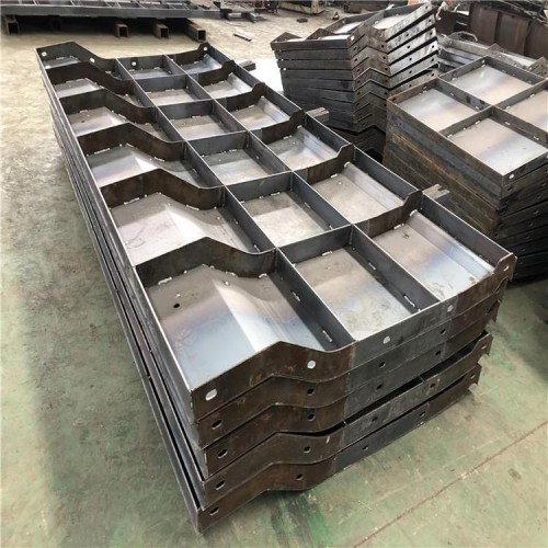 道路防撞墻模具 現澆防撞墻模板 公路防撞墻模具