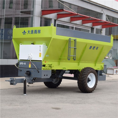 粉狀肥料撒肥機 撒糞車價格圖片