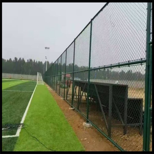 球場(chǎng)護(hù)欄網(wǎng)廠家 場(chǎng)地圍網(wǎng)施工 運(yùn)動(dòng)場(chǎng)圍網(wǎng)多少錢(qián)一米