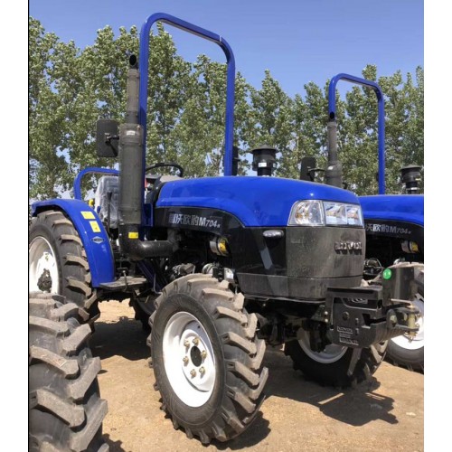 雷沃704中型四輪拖拉機 品牌農(nóng)用拖拉機 8+8梭式換擋