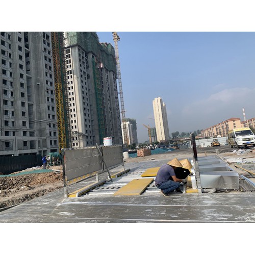 山西太原安裝6MX4.8M滾軸不銹鋼洗車機(jī)變頻控制