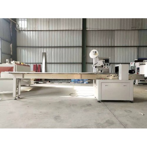 全自動(dòng)袋裝保溫水壺枕式包裝機(jī) 茶壺水杯包裝機(jī)塑料杯子套袋機(jī)