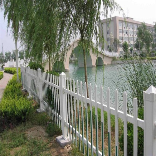 塑鋼護(hù)欄圍欄塑鋼圍擋護(hù)欄草坪護(hù)欄