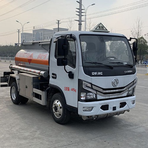 藍(lán)牌加油車