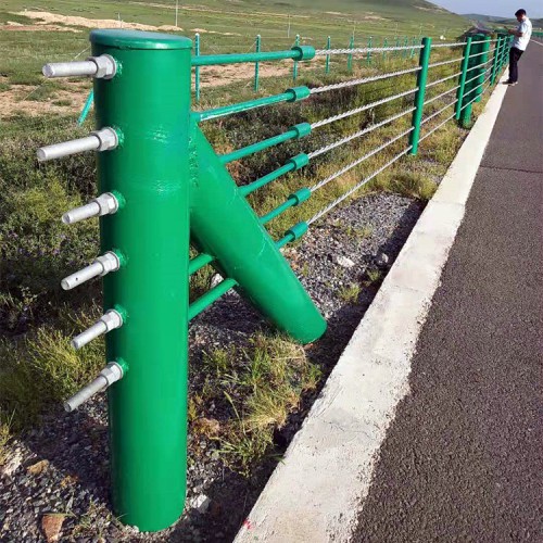 綠色纜索護欄 噴塑纜索圍欄 道路纜索護欄網(wǎng)廠家
