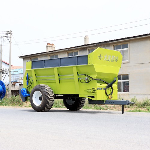 大連雨林農(nóng)家肥揚(yáng)糞機(jī) 新型牛羊糞拋糞車(chē) 產(chǎn)地貨源支持一代發(fā)貨