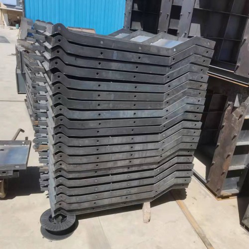 隔離墩模具 防撞墻模具 公路防撞鋼模具