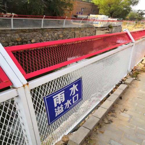 水庫護(hù)欄網(wǎng) 光伏發(fā)電護(hù)欄網(wǎng) 廠區(qū)圍欄 河道網(wǎng)圍欄 綠網(wǎng)圍欄