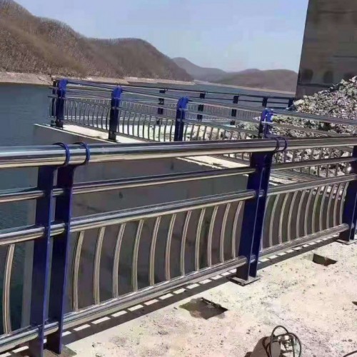 不銹鋼復合管護欄