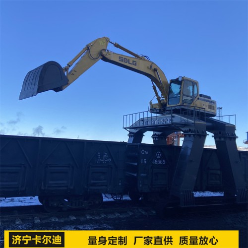 挖掘機(jī)加長(zhǎng)腿 卸火車(chē)加高底盤(pán) 大長(zhǎng)腿挖掘機(jī)改裝