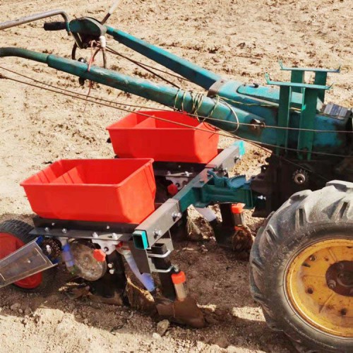 玉米播種機(jī) 同時播種施肥玉米精播機(jī) 株距行距可調(diào)