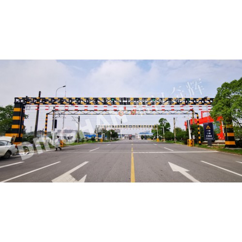 鐵路平交道口智能安全防護系統