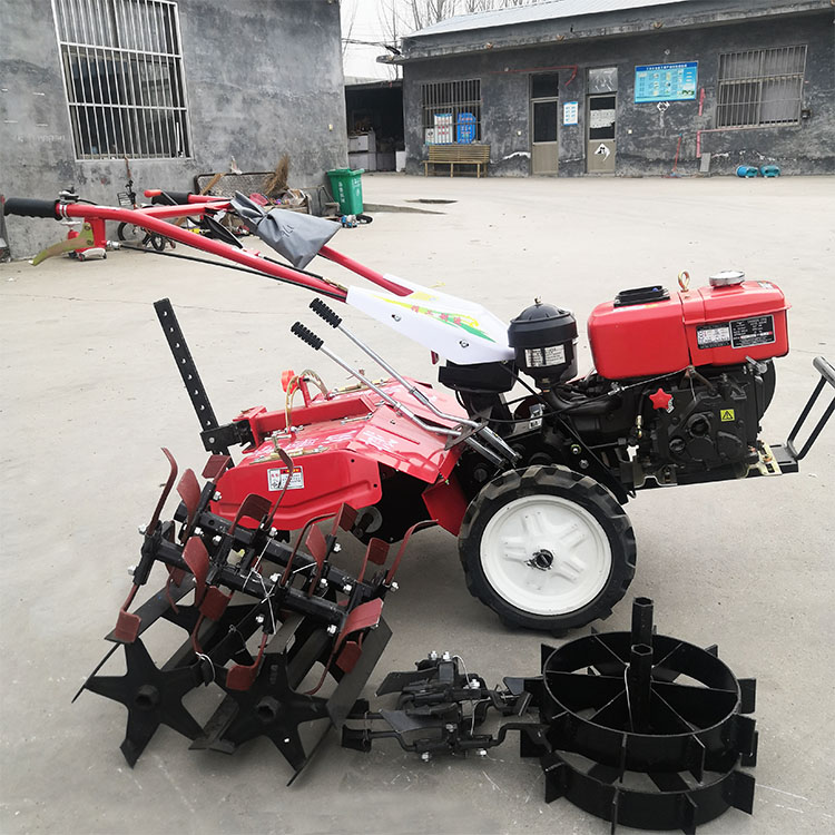 四驅(qū)微耕機(jī)