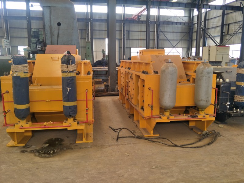 1500<em></em>x700液壓對輥破碎機