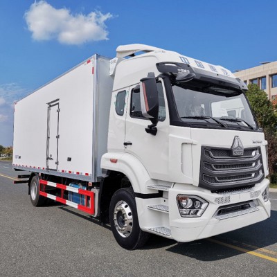 重汽寬體寬臥豪沃N國(guó)六6米8冷藏車 封閉箱式運(yùn)輸車