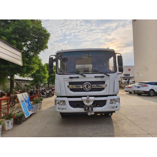 東風D9  15方灑水車