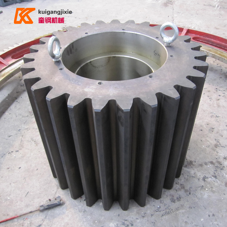 球磨機小齒輪3.2X13米龍?zhí)禡28Z33B600N360 1