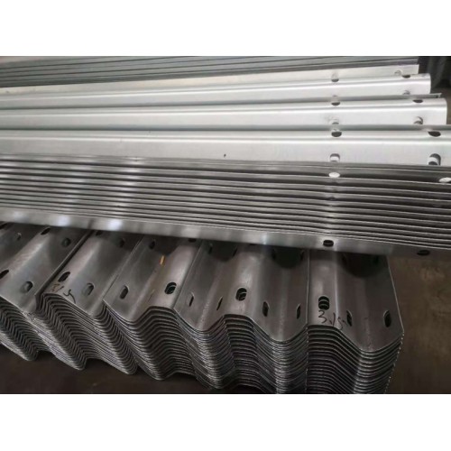 Q235波形防護(hù)欄