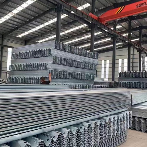 護欄板 防撞高速護欄板多少錢