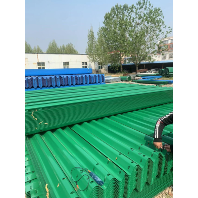 路側(cè)波形梁鋼護欄