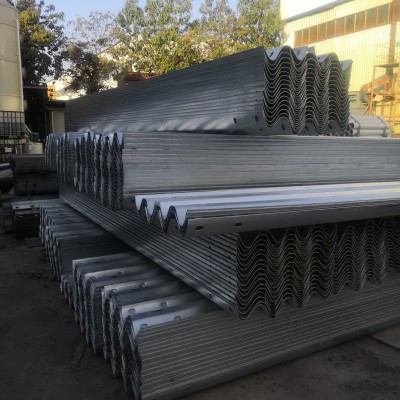 材質(zhì)Q235護欄多少錢一米