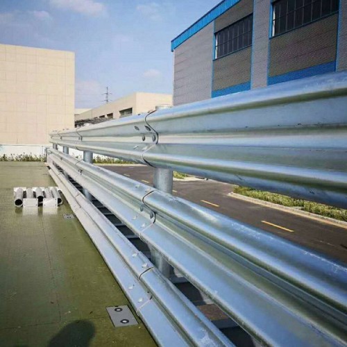 防撞熱鍍鋅護欄板