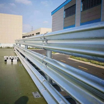 防撞熱鍍鋅護欄板