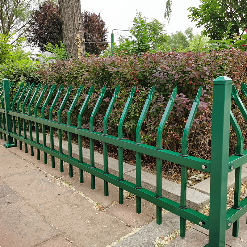 1花園草坪護(hù)欄