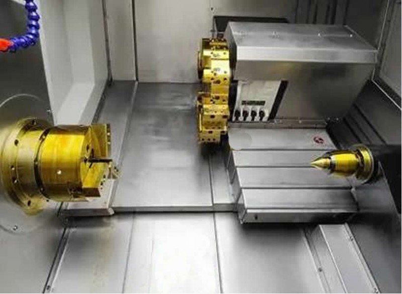 數(shù)控車床內(nèi)部照片2