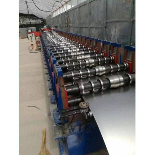 全自動卡車車廂前板生產(chǎn)線