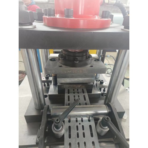 全自動C型材生產(chǎn)線