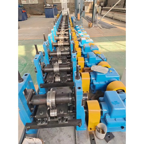 全自動(dòng)一次成型21柜生產(chǎn)線(xiàn)/殼體立柱橫梁型材生產(chǎn)設(shè)備