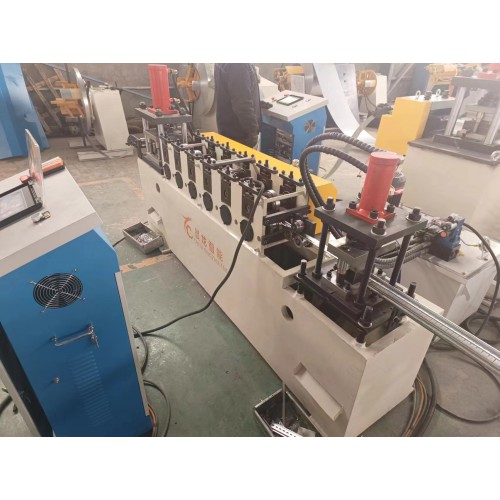 全自動(dòng)21柜生產(chǎn)線/安裝梁立柱橫梁生產(chǎn)設(shè)備