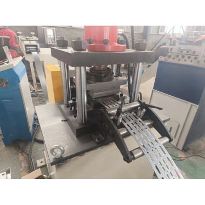 全自動21柜生產(chǎn)線 雙邊安裝梁生產(chǎn)設(shè)備