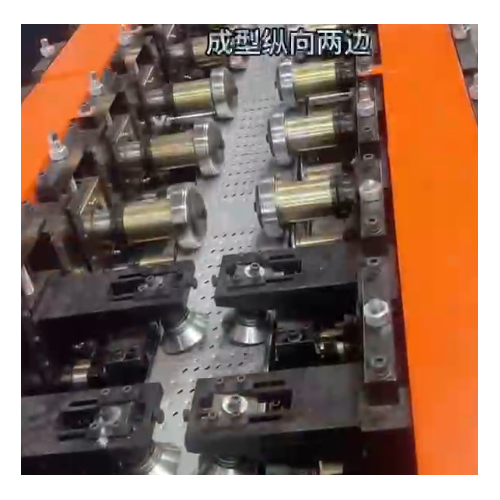 全自動(dòng)不銹鋼地溝蓋板生產(chǎn)線，地溝篦子生產(chǎn)設(shè)備生產(chǎn)線廠家