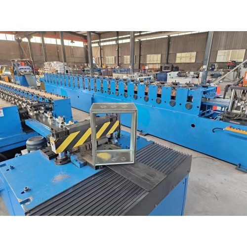 不銹鋼基業(yè)箱動(dòng)力箱殼體生產(chǎn)線  雙邊安裝梁生產(chǎn)設(shè)備